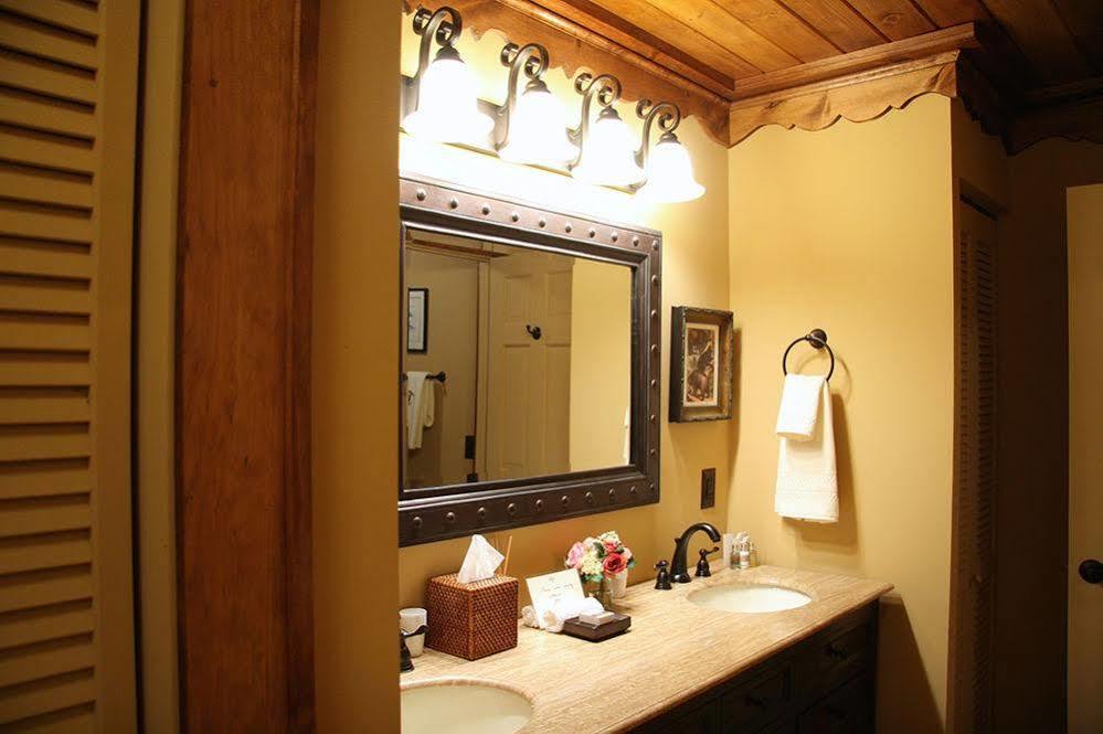 Black Bear Lodge Of Sapphire Dış mekan fotoğraf